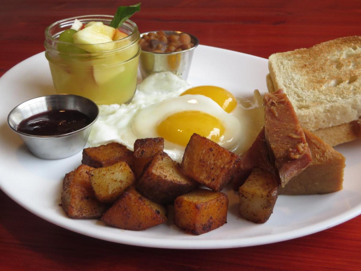 Auberge Cafe Acadien ボナヴァンチュール エクステリア 写真