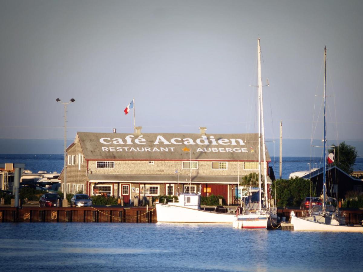 Auberge Cafe Acadien ボナヴァンチュール エクステリア 写真
